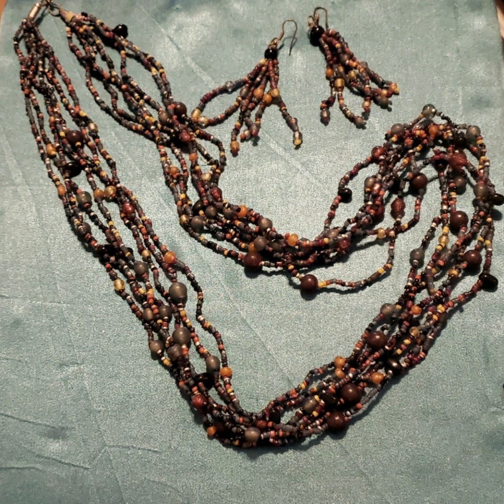 Beaded necklace and earring set